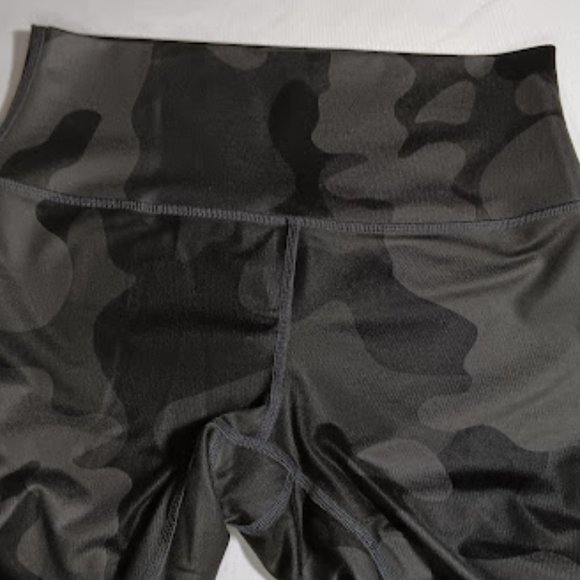 ALO Yoga Airbrush Capri Legging High Rise, M - Picture 4 of 5